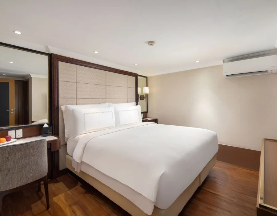 Suites & Cabins