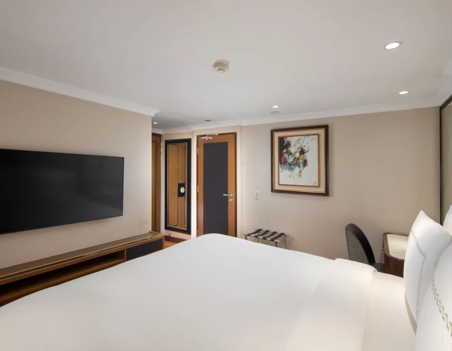 Suites & Cabins