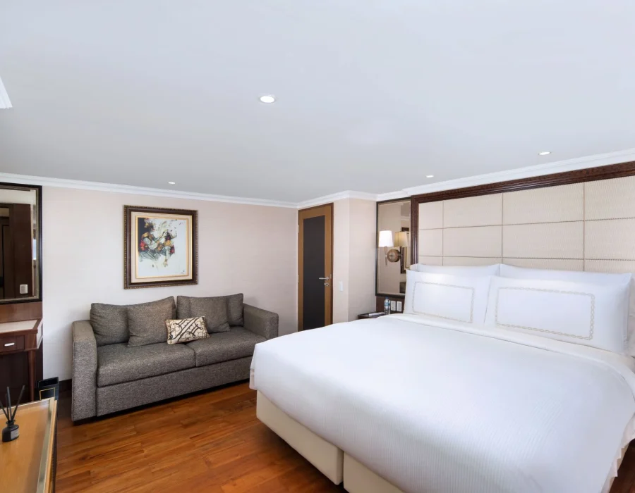 Suites & Cabins