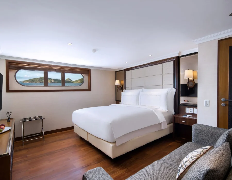 Suites & Cabins