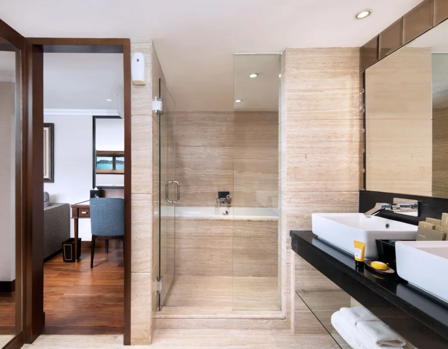 Suites & Cabins