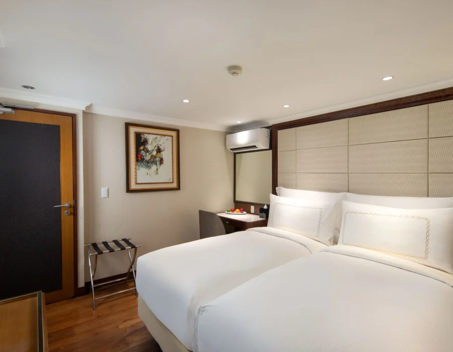 Suites & Cabins